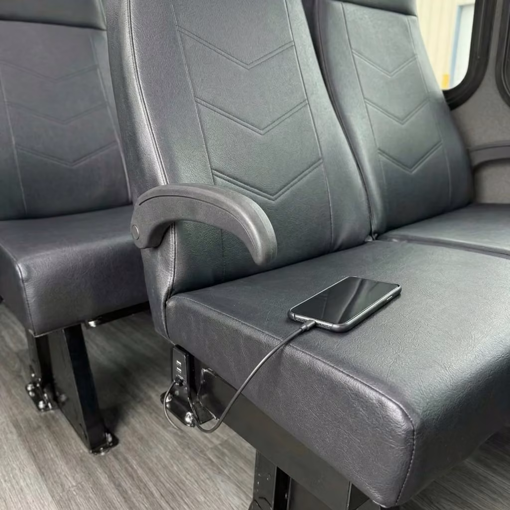 peachtree city 15 passenger minibus usb charging