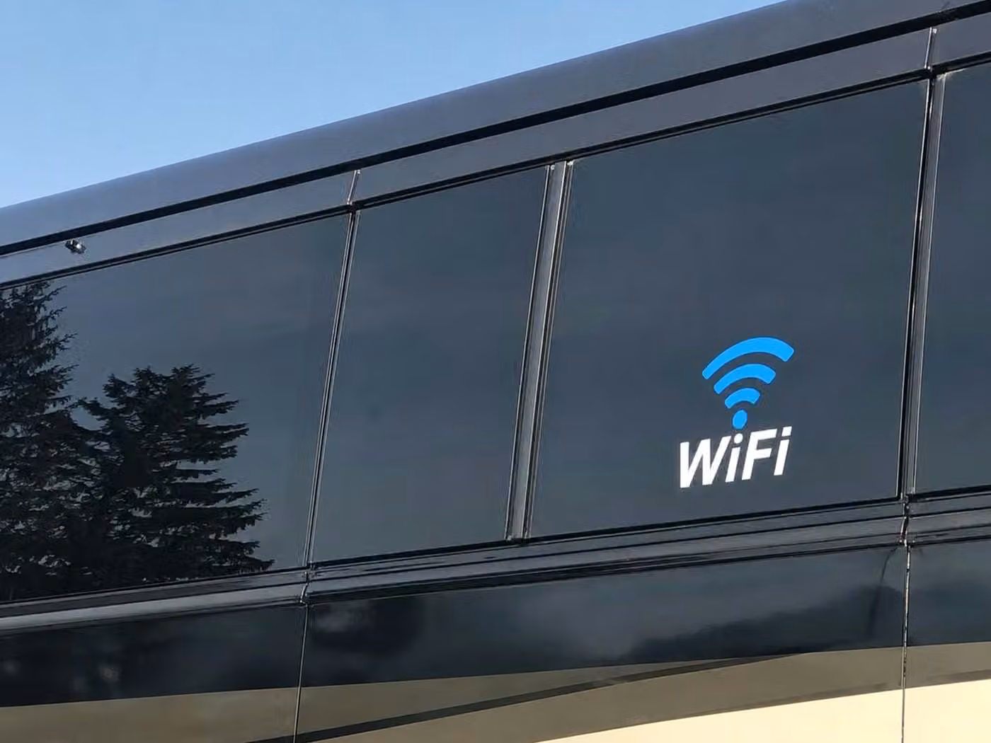 peachtree city 15 passenger minibus wifi