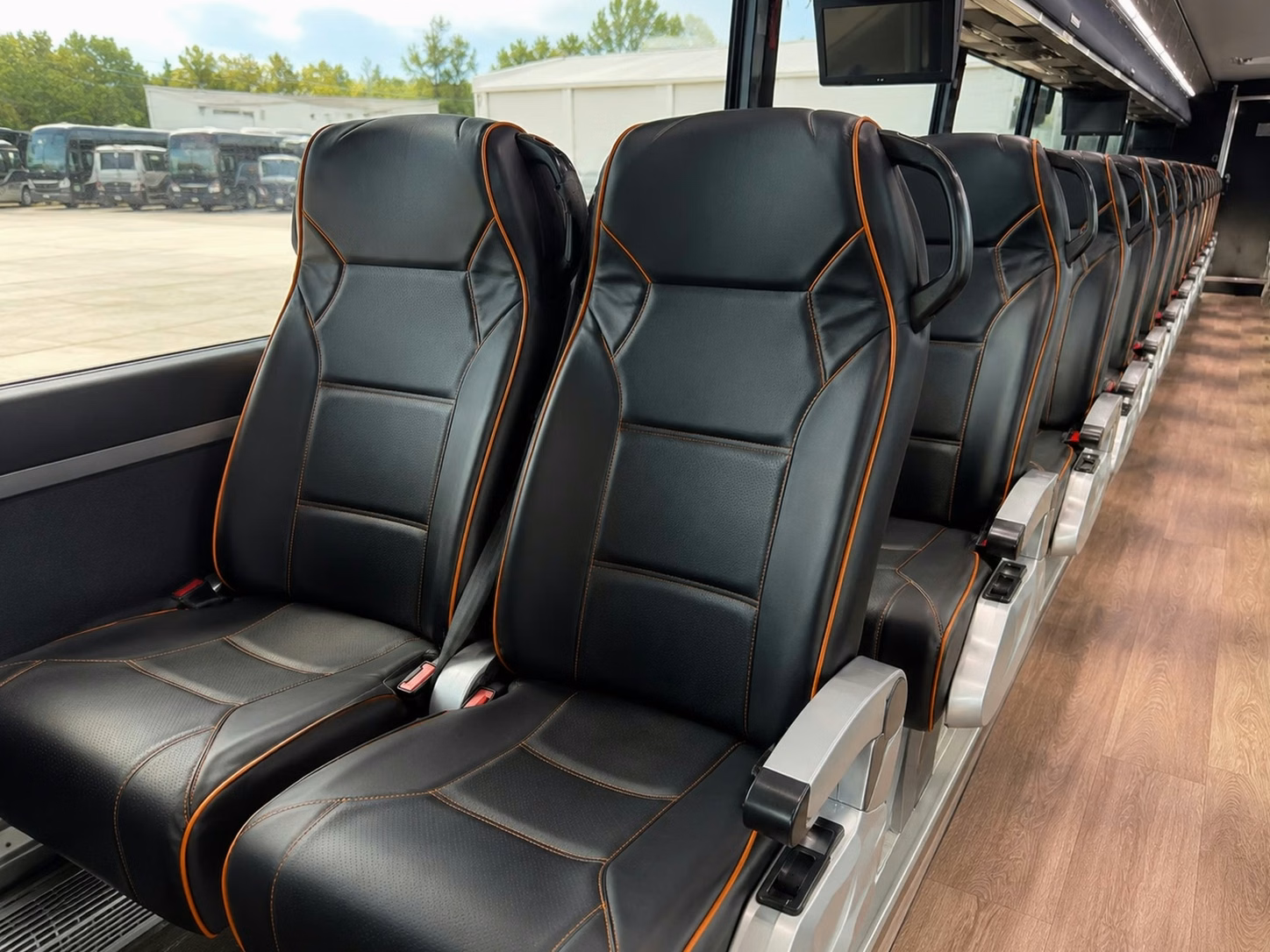 peachtree city 15 to 35 passenger wedding minibuses for peachtree city guest transfers