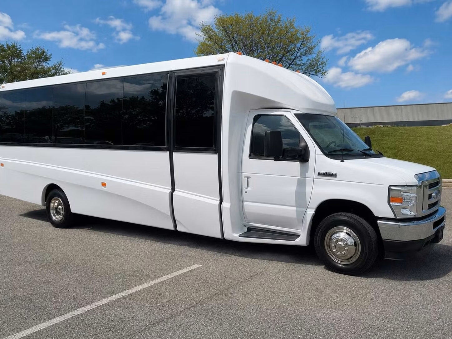 peachtree city 20 passenger minibus rental