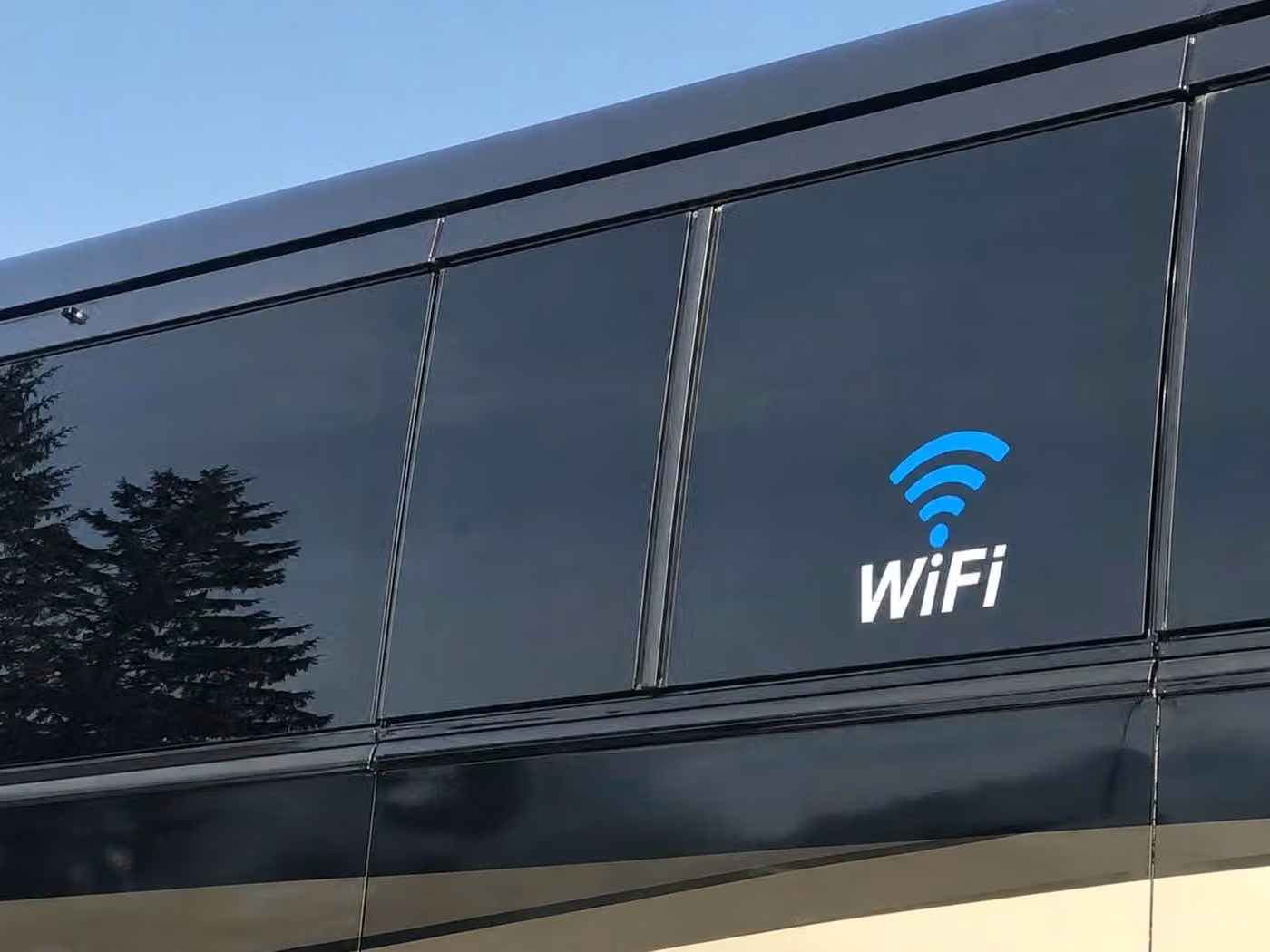 peachtree city 20 passenger minibus wifi