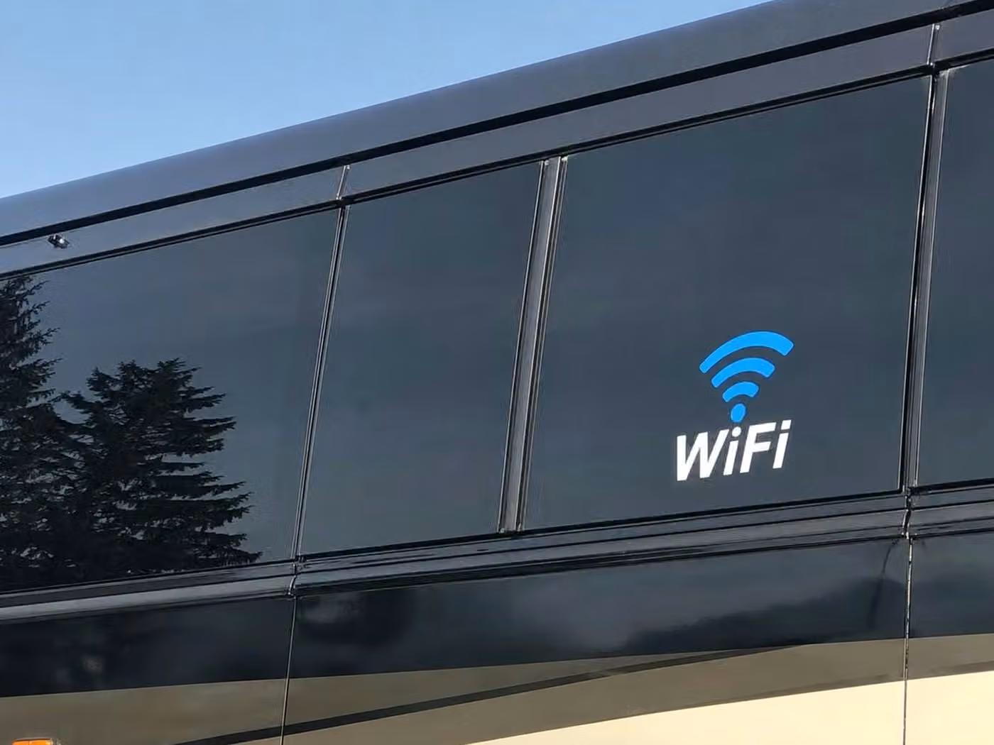 peachtree city 25 passenger minibus wifi