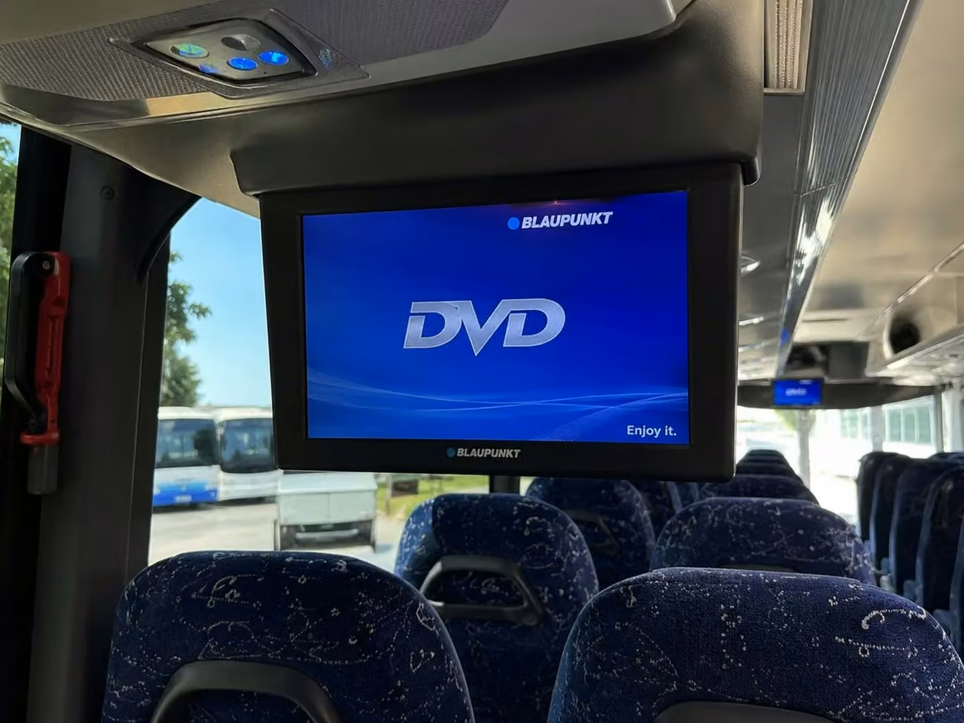 peachtree city charter bus tv monitors