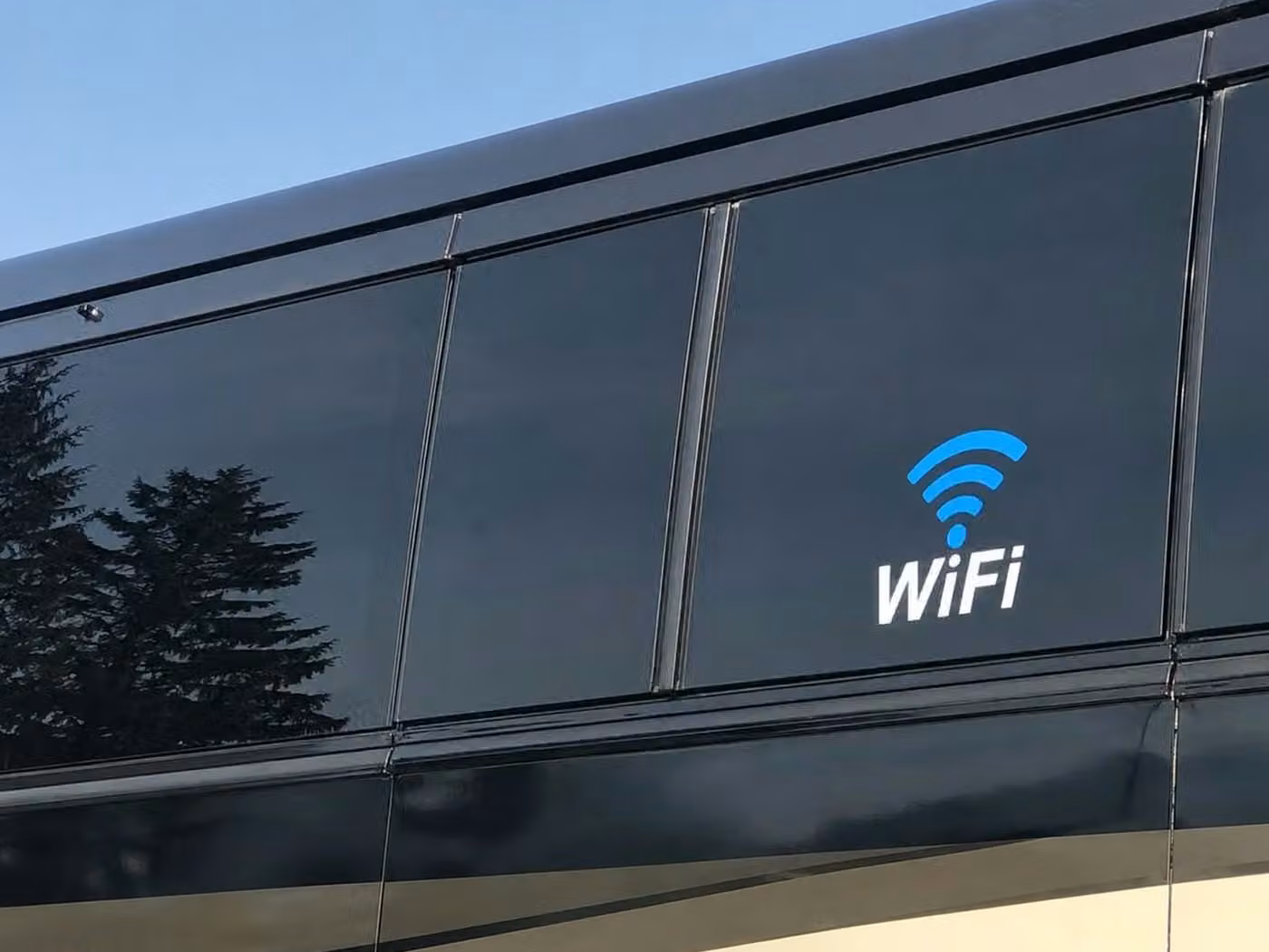 peachtree city charter bus wifi